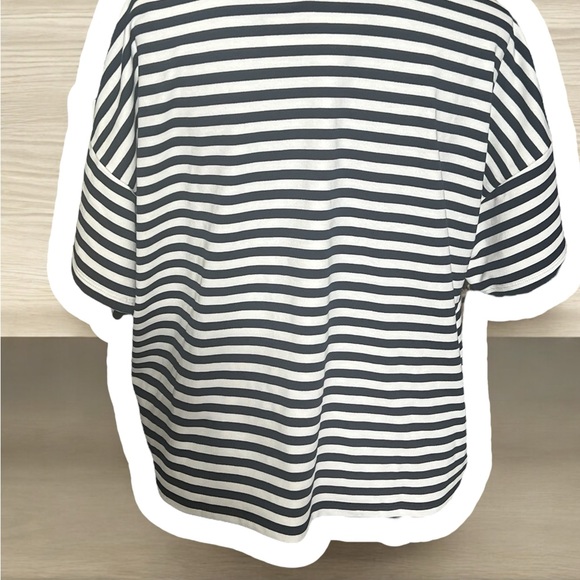 Michael Kors, Size XL, Blue/White, Short Sleeve Top. G13 - Picture 7 of 8